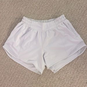 Lululemon Hotty Hot shorts “Ocean Air” size 4 tall